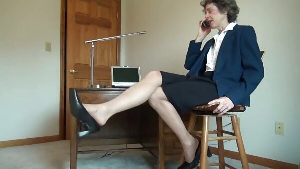 Алексис Бриз го покажа својот фантастичен задник на POV видео