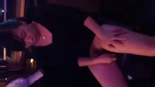 Секси русокосата нимфона Стела Банкс добива сензуална внатрешна масажа